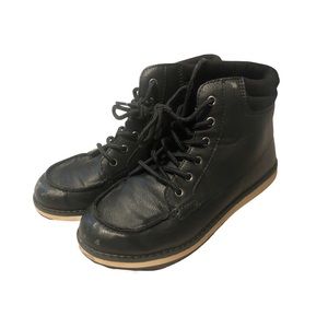 Boys black boots